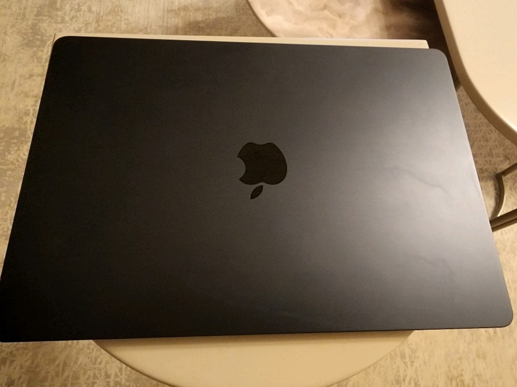 Macbook M3 Air 16GB/512GB, 15", Uzay mavisi - 2