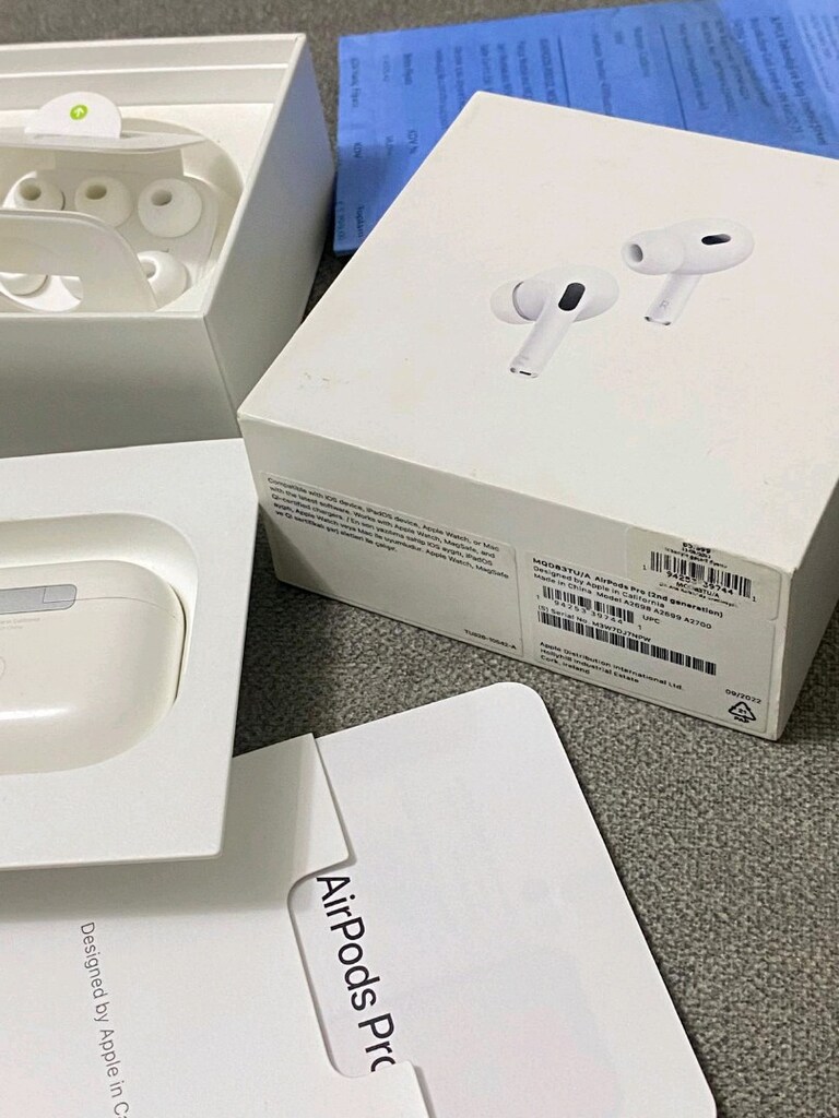 Apple AirPods Pro 2, Orjinal kablosuz kulaklık şarj kutusu - 2