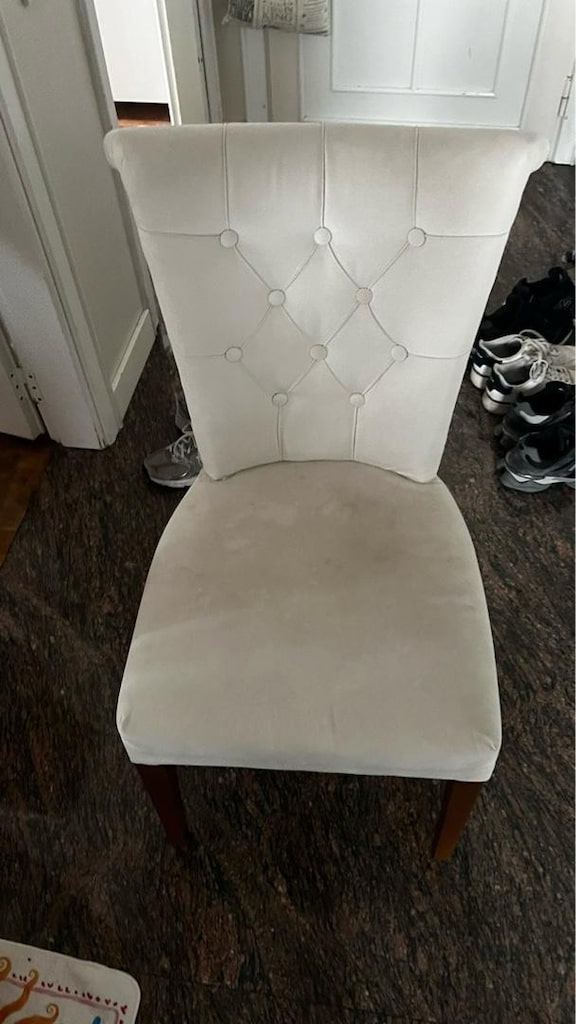 Beyaz Kapitone Detaylı Sandalye 5 Adet - 4