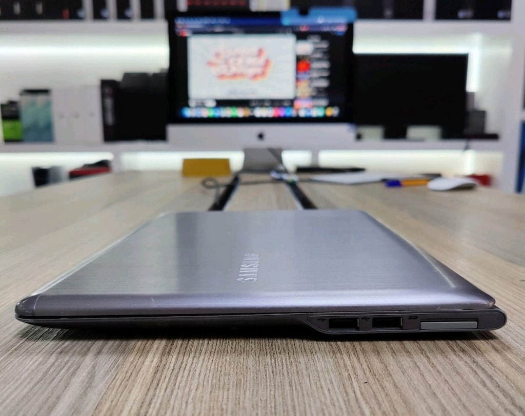 SAMSUNG NP 540U ULTRABOK_13.3 EKRAN_İ5 _8GB RAM_2GB EK_32SSD+500 HDD - 4