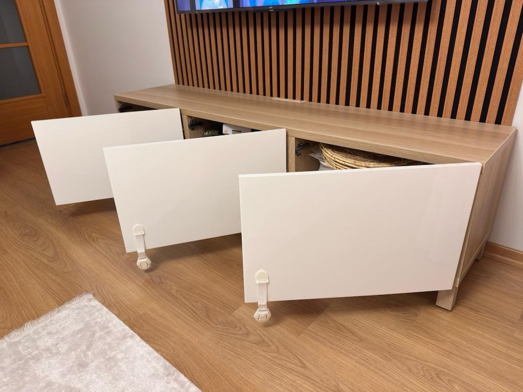 IKEA BESTÅ TV Sehpası - 2