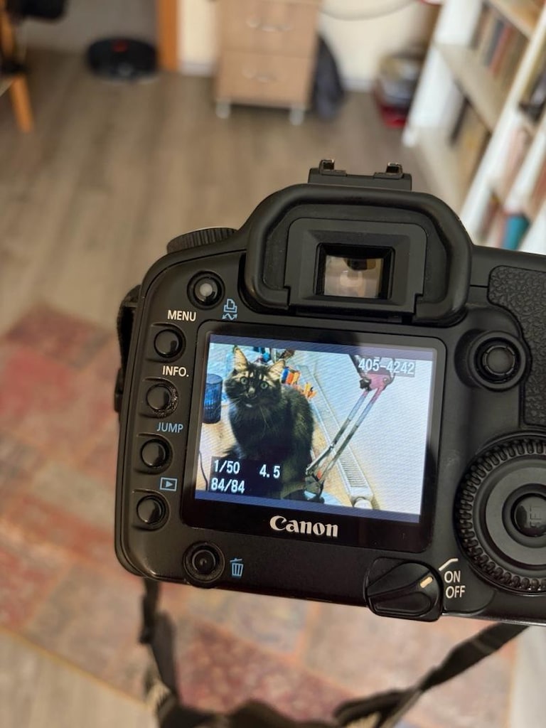 Canon EOS 50D + 18-55mm IS Lens | 2 Orijinal Pil | Şarj Cihazı | CF Ka - 13