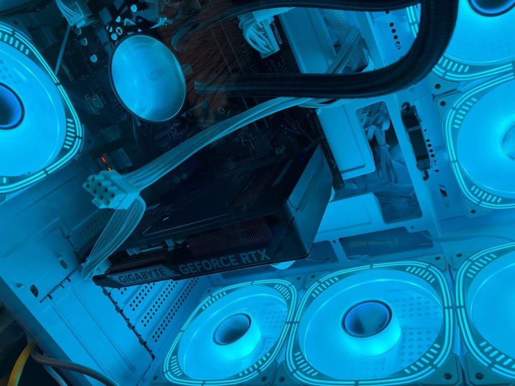 32 RAM GİGABAYT 8 RTX 5060 EKRAN KARTI 10 günlük 1 kez kuruldu sadece - 3