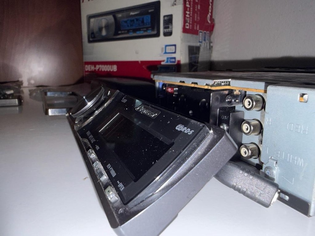 Pioneer deh 7000UB - 3