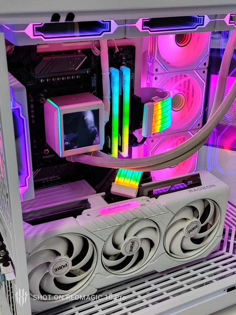 Ryzen 7 7800X3D - RX 9070 XT 16GB - 32GB RAM - 1TB M.2 SSD - 11