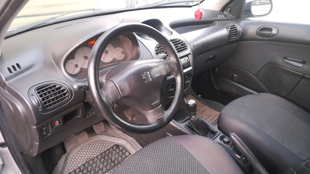 2005 model PEUGEOT 206 - 6