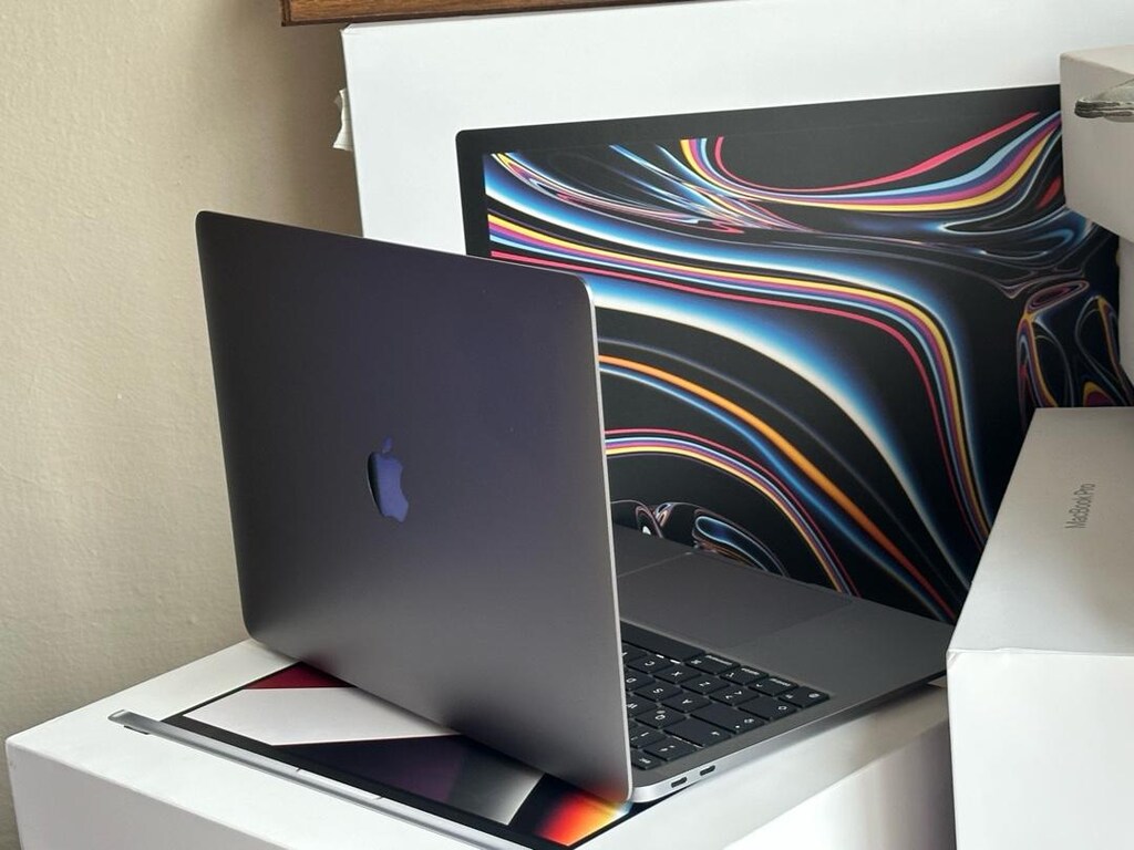 Macbook air M1 çipli özel üretim 512 gb ssd 16 gb ram pil devir 1 - 8