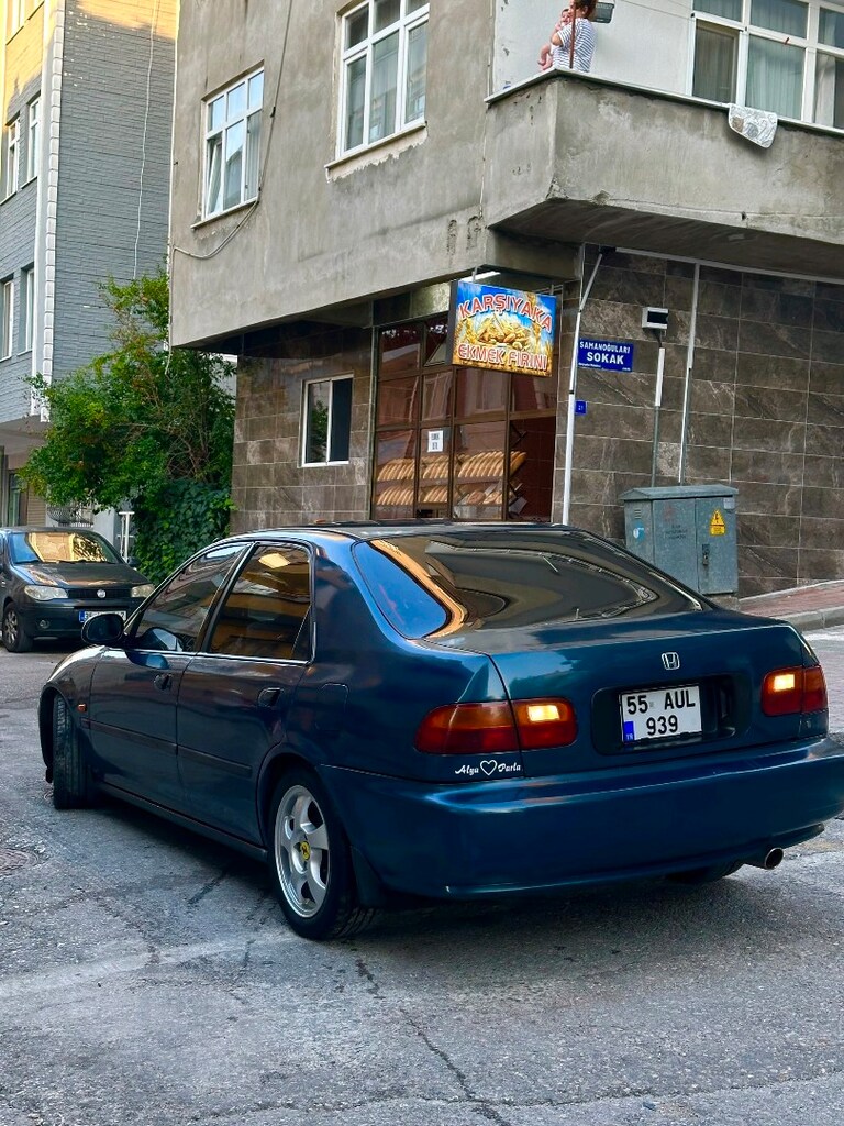 Honda CİVİC 1.5 - 4