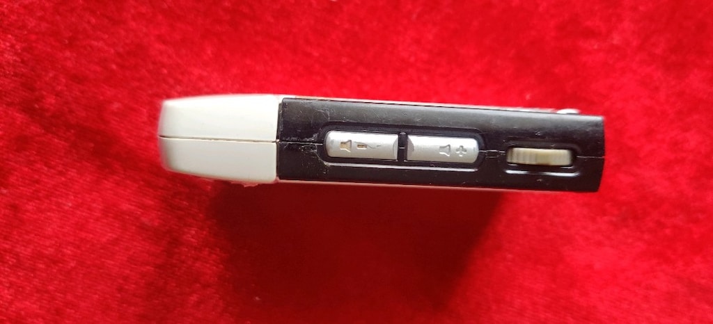 Creative MuVo TX - FM Radyo ve USB MP3 Çalar - 128 MB - Koleksiyonluk. - 5