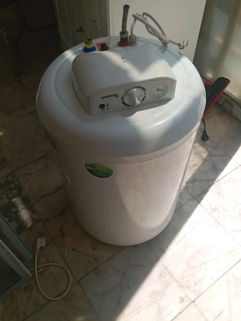 baymak termosifon.65 lt .kentselden sõkildi. - 2
