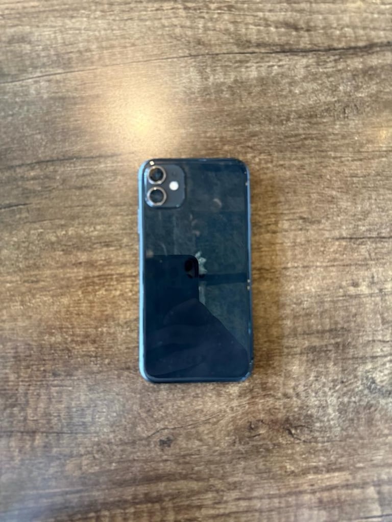 Sahibinden temiz iPhone 11 - 7