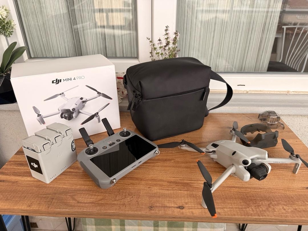 Djı Mini 4 Pro Fly More Combo Plus (RC 2)