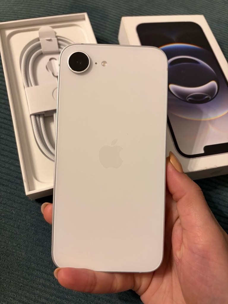 iPhone 16e 128 GB Beyaz - %100 Pil - Sıfır Ayarında - 2