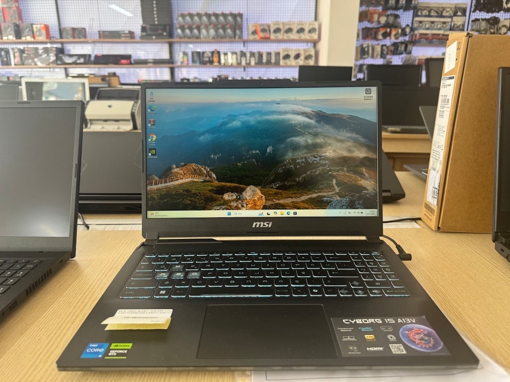 MSİ *İ5 13420H İŞLEMCİ *16 GB RAM *512 GB SSD *RTX 4060 8 GB E.K - 2