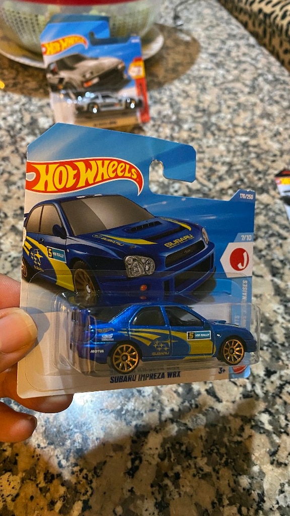 hotwheels subaru wrx - 4