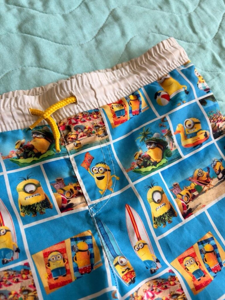 4-5 yaş Minions Çocuk Plaj Deniz Şortu - 2