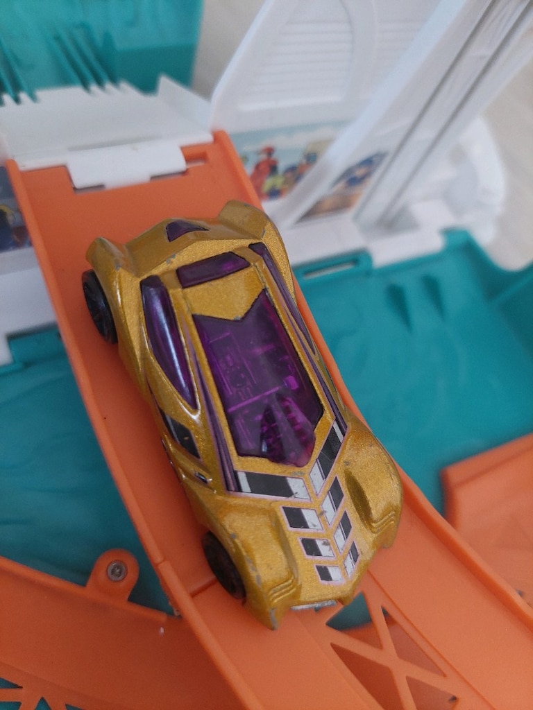 Hot wheels köpek balığı oyuncak seti - 13