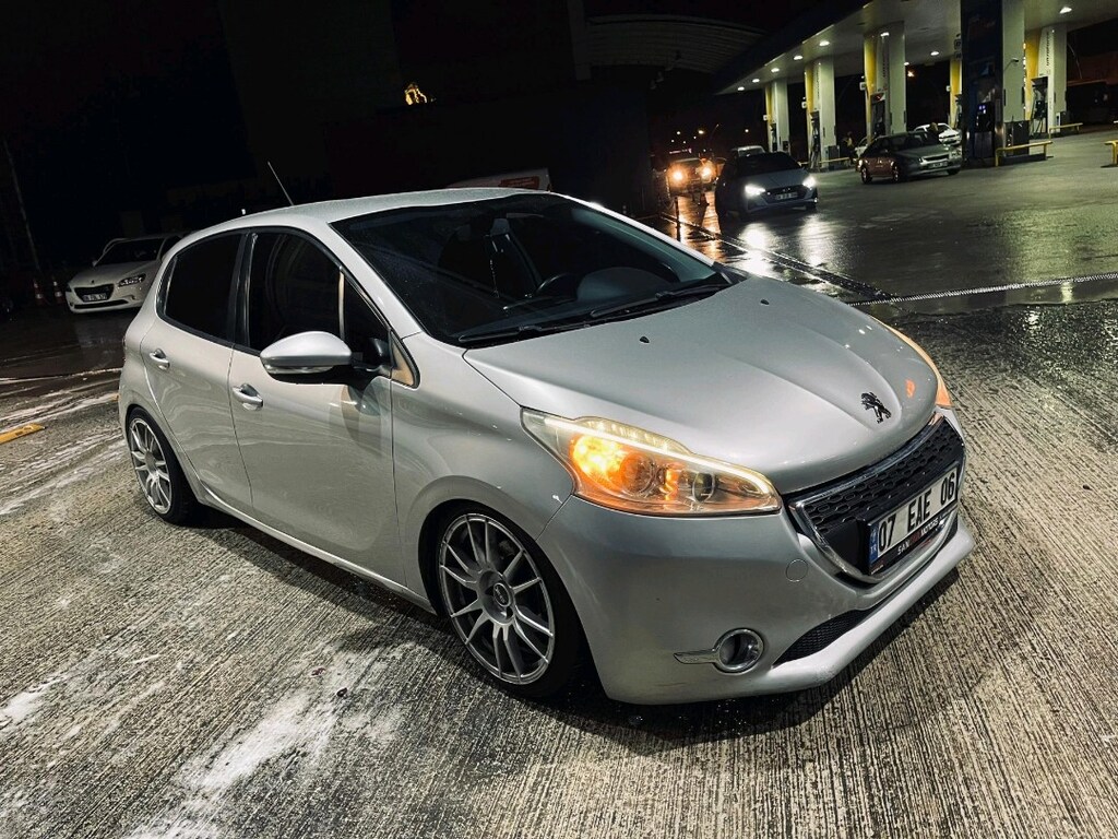 Peugeot 208 1.4 HDI 2012 - 5