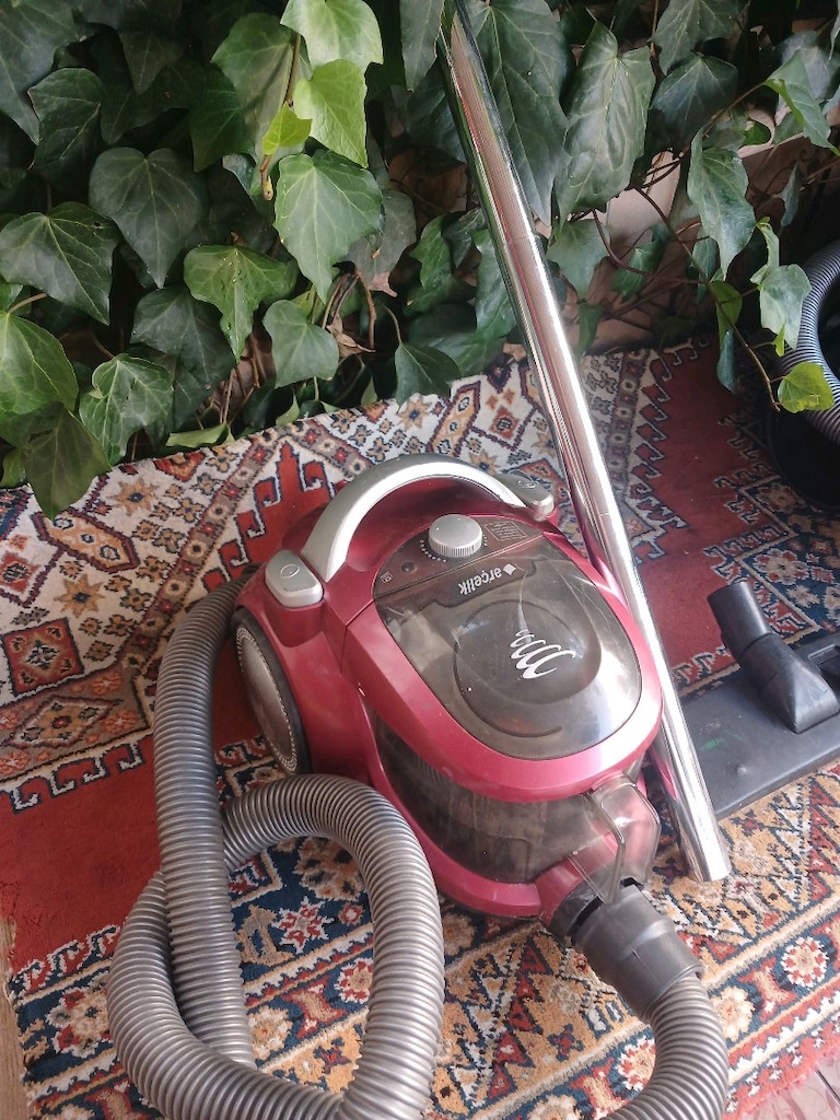 ARCELİK ELEKTRİKLİ SÜPÜRGE TOZ TORBASIZ SAĞLAM ÇALIŞIYOR TERTEMİZ - 5