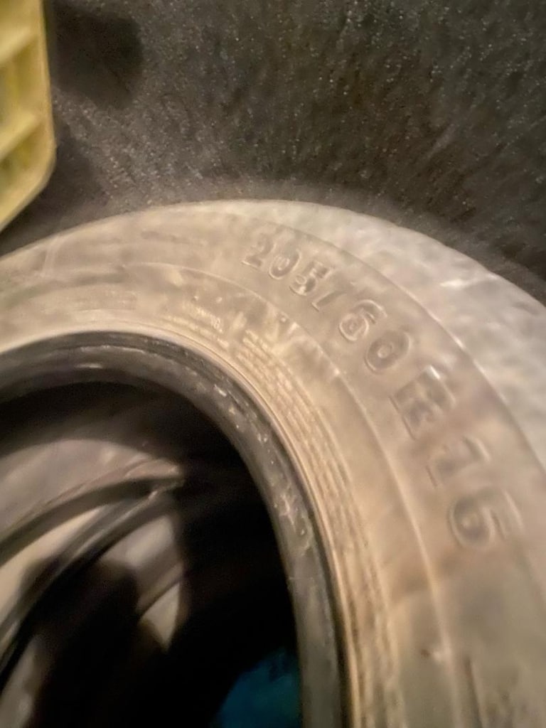 Michelin 205 60 16 - 3