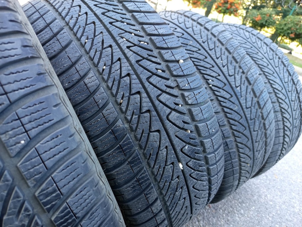 215/55/17 Goodyear 2023 sonu kışlık yeni ayarında lastikler kusursuz - 4