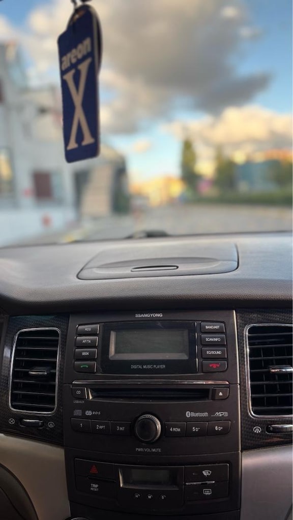 Ssangyong Korando 4x2 Otomatik 189.000 km Emsallerine Göre Çok Temiz - 9