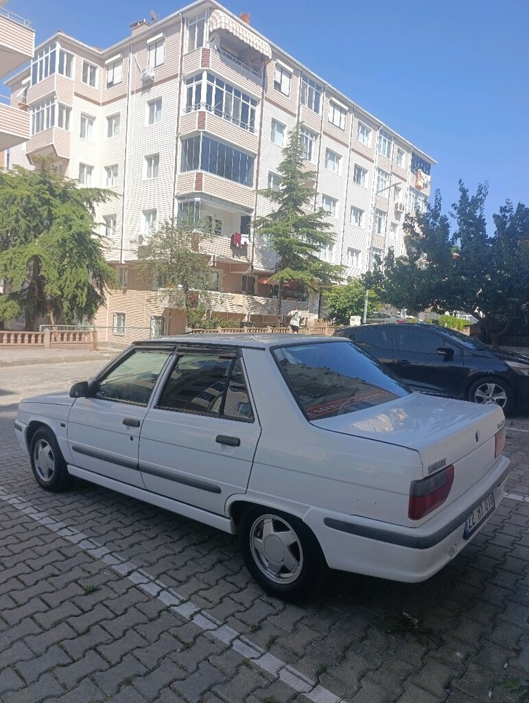 NADİR KALANLARDAN SAFKAN BENZİNLİ 1998 1.4 RNİ BROADWAY - 17