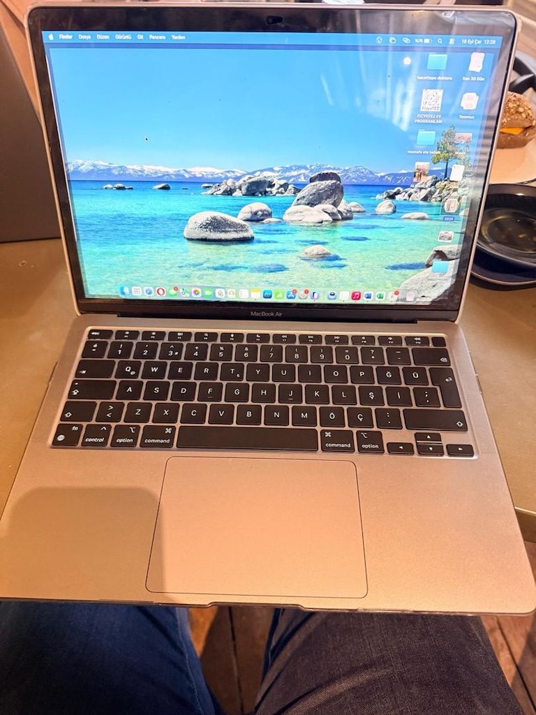 Temiz ve Uygun MacBook Bilgisayar - 2