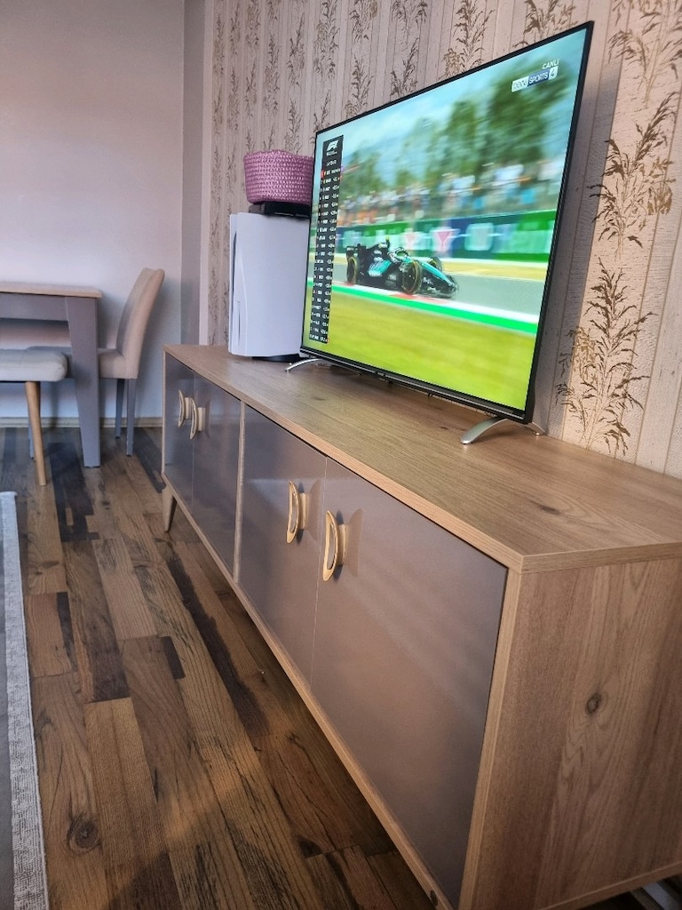 Yemek Masası&Tv ünitesi Mobilya Takım