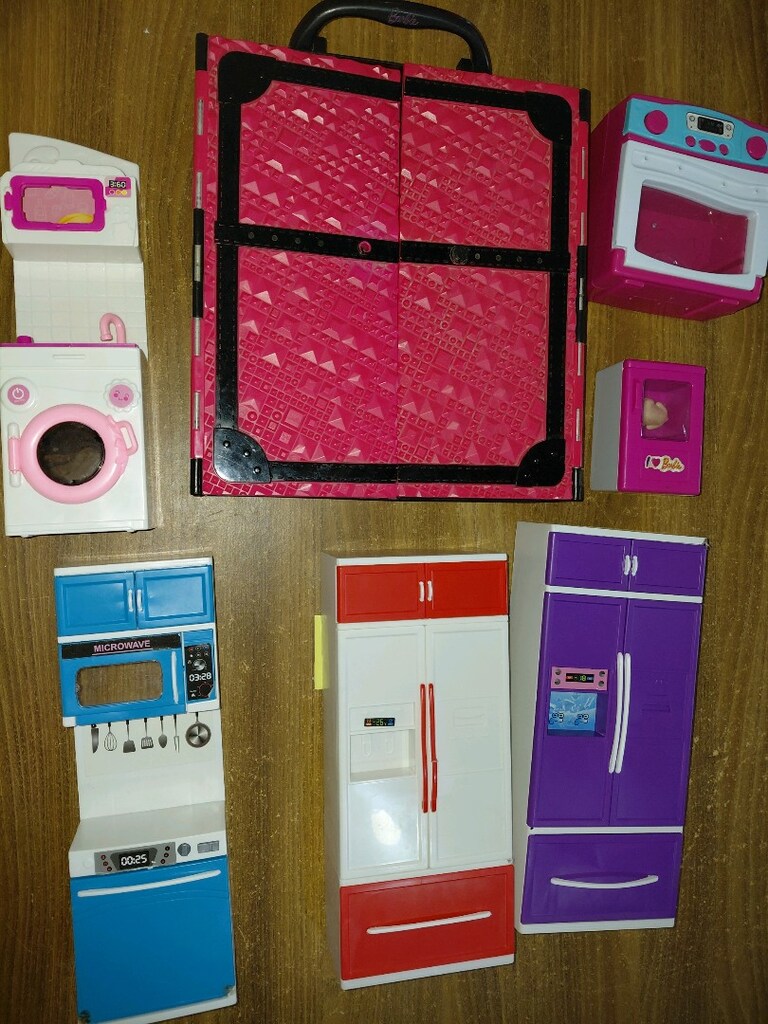 Barbie Dolabı Ve Mutfak Dolapları - 2