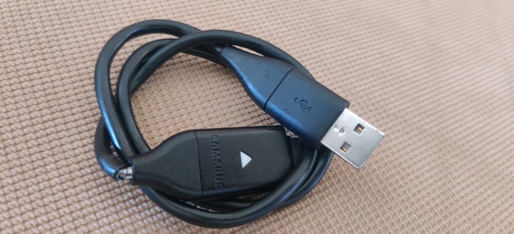 Samsung SUC-C3 fotoğraf makinesi şarj ve veri aktarım kablosu. - 2