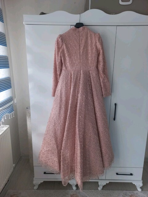 Nişan elbisesi