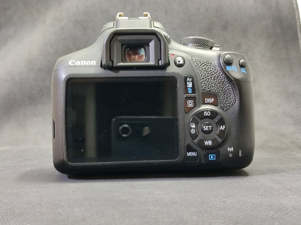 Canon EOS 2000D 18-55mm IS II Kit | Temiz ve Sorunsuz, Ekstralı - 6
