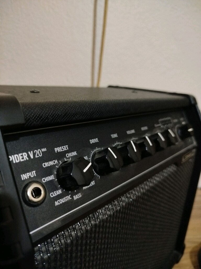 LINE 6 SPIDER V20 MKII-20 WATT ELEKTRO GİTAR AMFİSİ+GİTAR JAG KABLOSU - 5