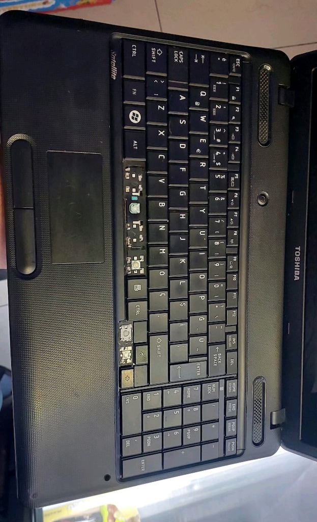 TOSHIBA SATELLITE C660 2PT LAPTOP - 2