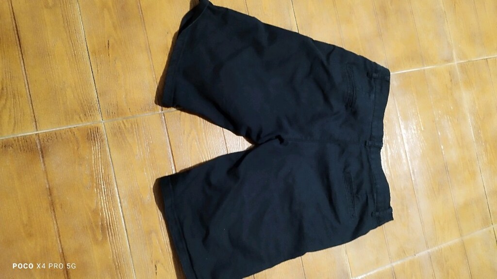 #Likralı keten şort pantolon Eni 41 Boyu 48
Çokça bermuda var.. - 3