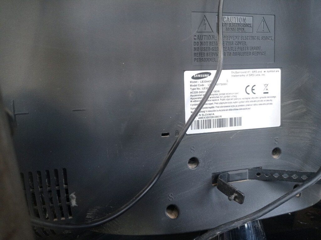 Samsung 82 ekran sorunsuz sıfır gibi tertemiz LCD TV - 4