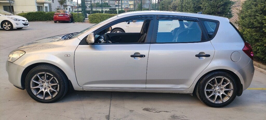 Kia Ceed 2009 Model 1.6 Dizel Temiz - 2