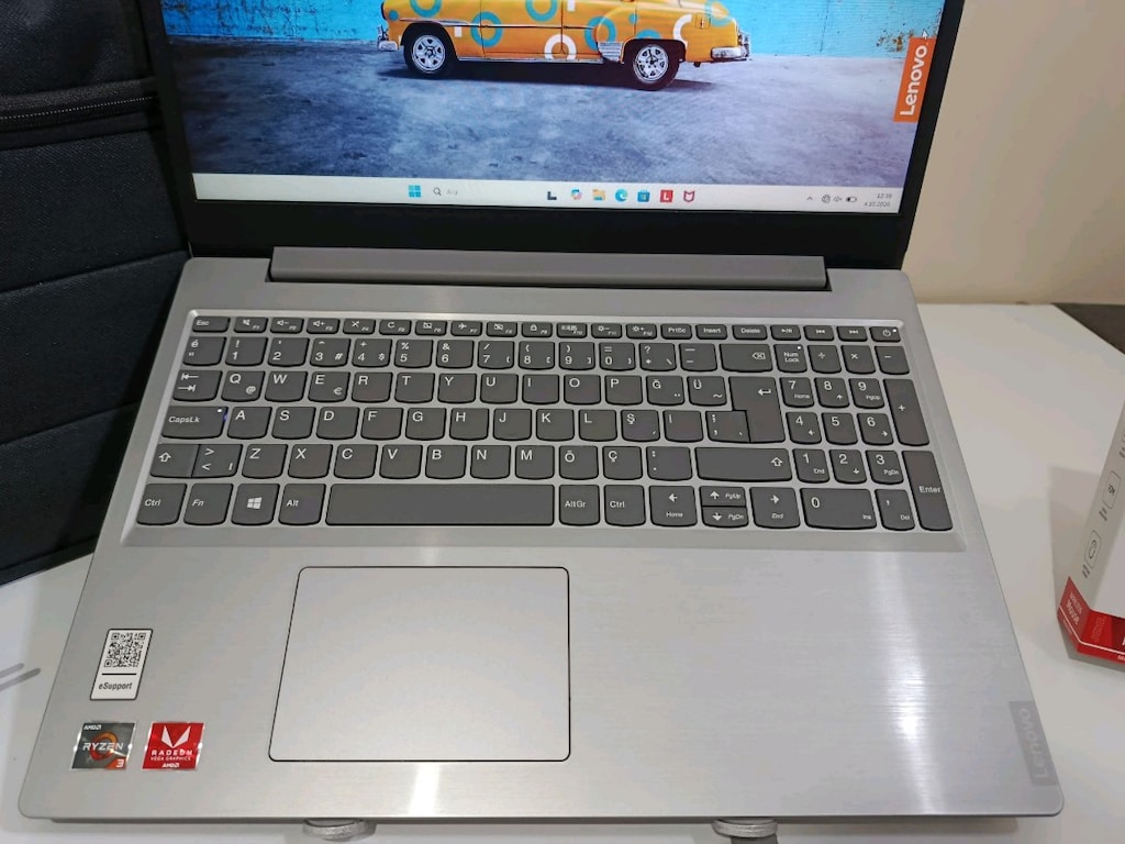 LENOVO RYZEN 3 İŞLEMCİLİ SAĞLIK TERTEMİZ LAPTOP - 7