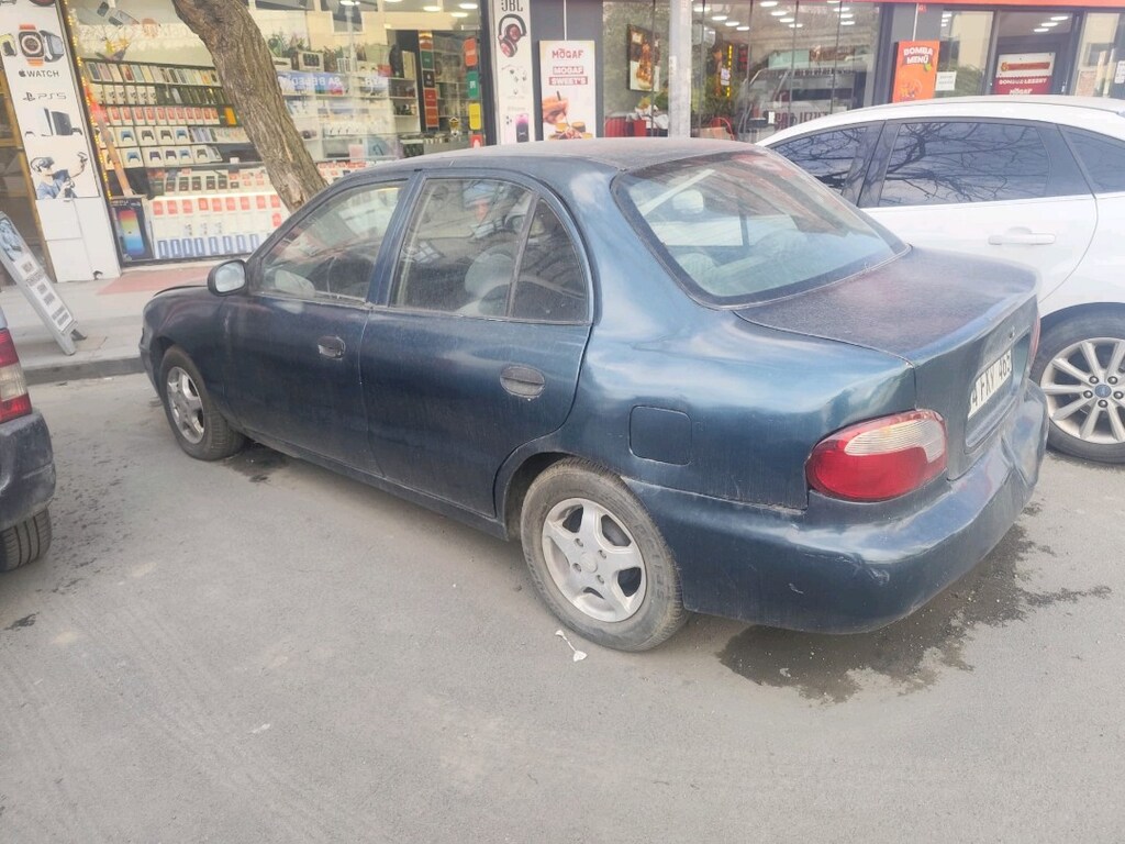 hundai ecent - 9