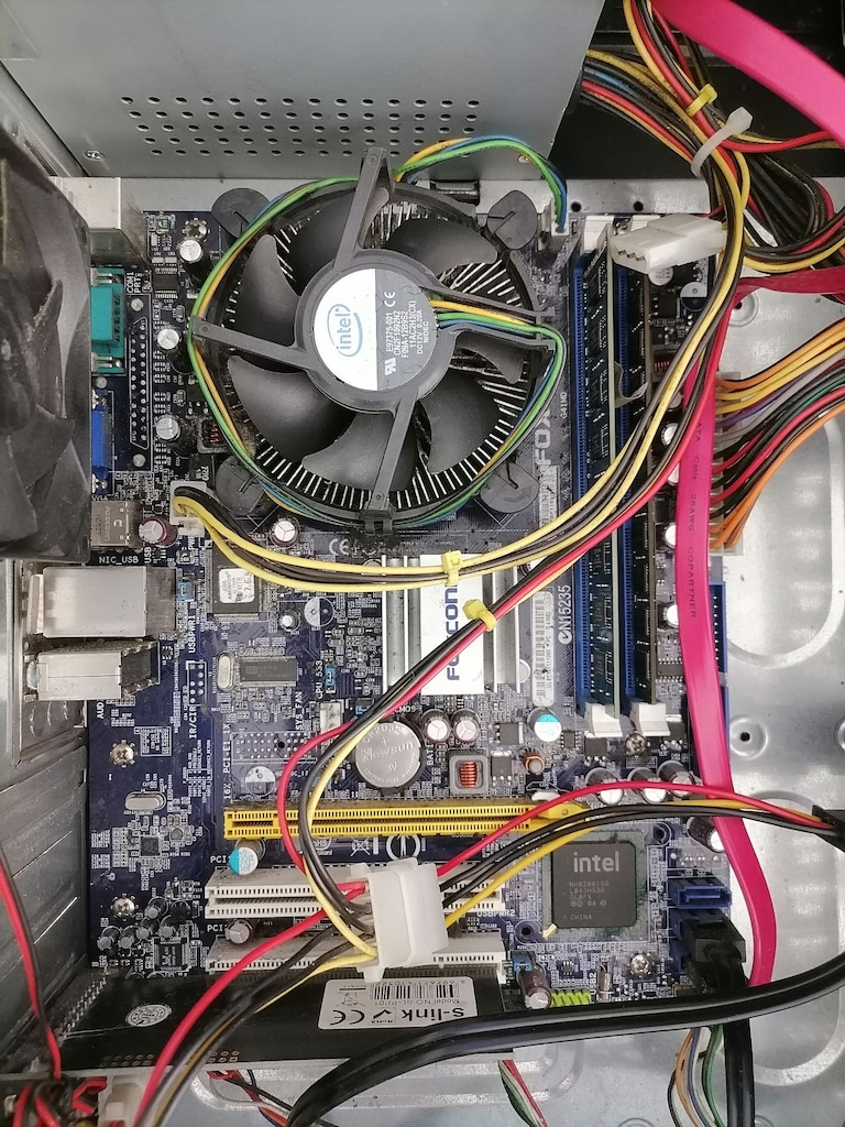 Pc - Pentium Dual Core 3.00 GHz, 4 Gb Ram, 250 Gb Seagate Hdd - 7