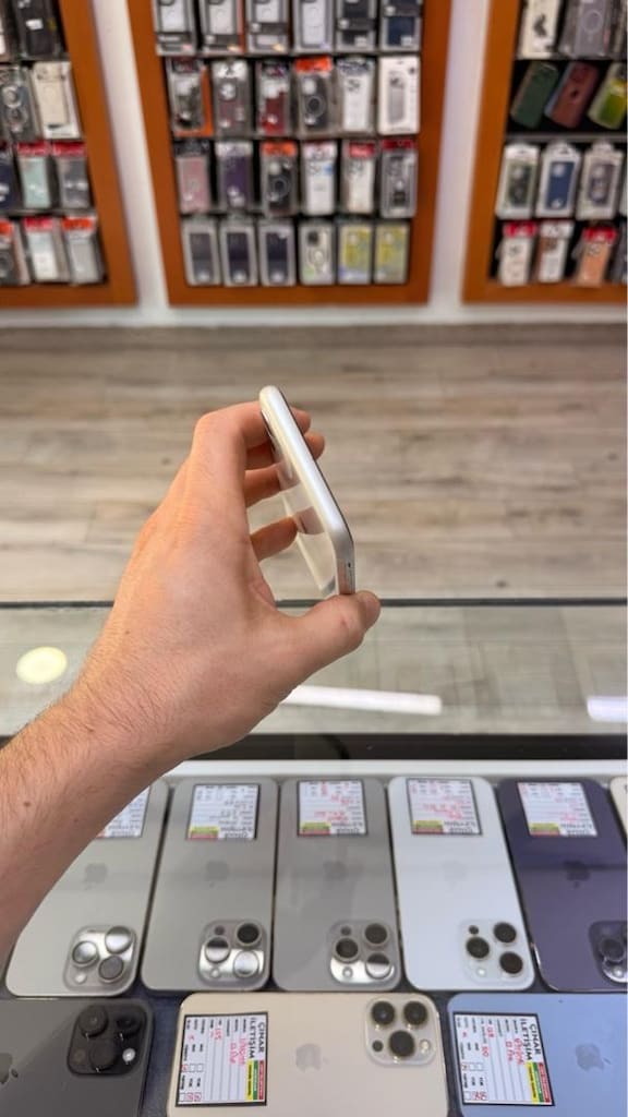 iPhone 11 White 64GB - 3