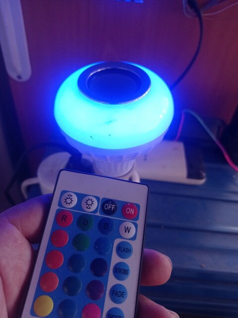 Duylu RGB LED'li Bluetooth hoparlör Kumandali