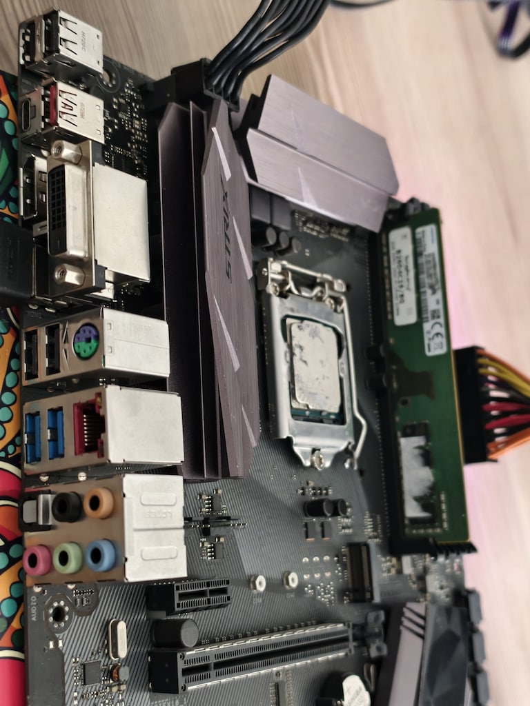 ASUS B250F GAMING - İ3 7100 - 8 GB DDR4 RAM - 16