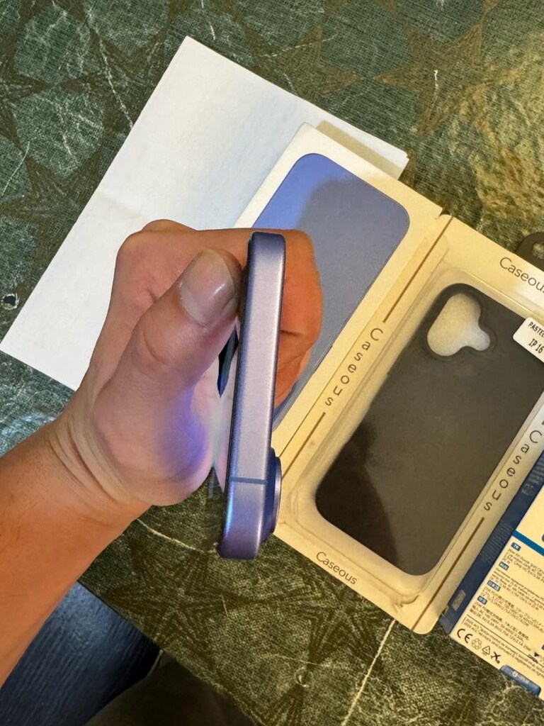 iPhone 16 kutu faturalı Cizik vs yok - 4