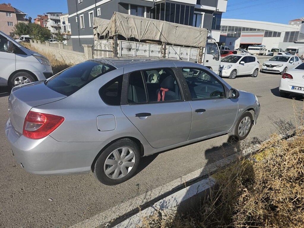 Son fiyat yetişen alır Renault smybol 2012 - 4
