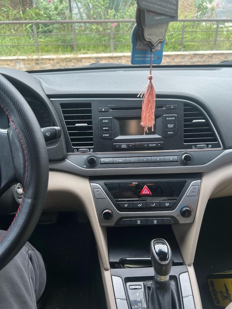 hundai elantra - 6