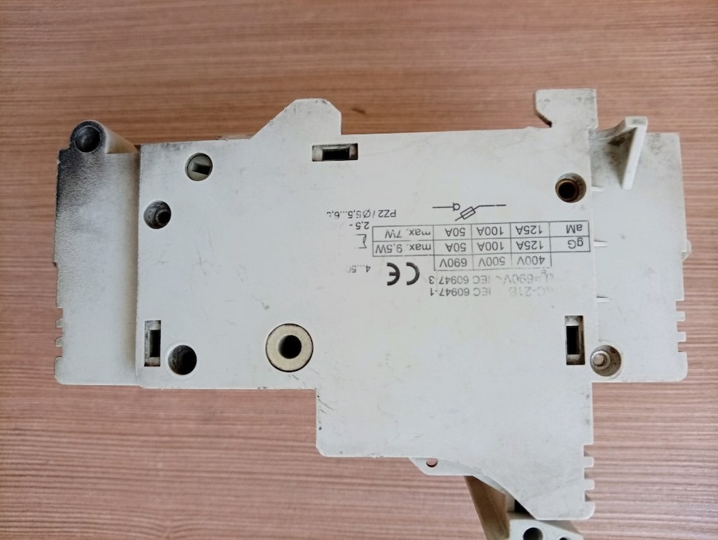 Sigorta yuvası 22x58 ray tipi İkinci el - 2