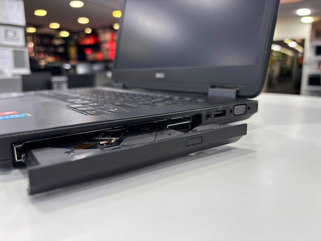 Dell Latitude E5440 İ7 4.Gen 6Gb Ram 120ssd 2gb Gt720M 2.El Laptop - 3