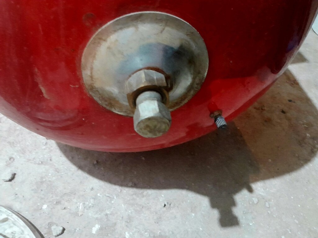DAF TH-110 Hidrofor Tankı – 10 Bar - 110 Litre - 4
